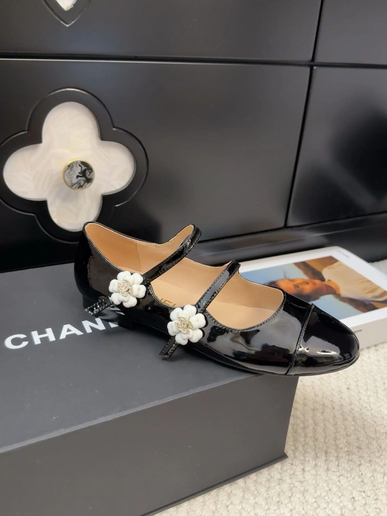 Timeless Chxnxl Flat Shoes 117649