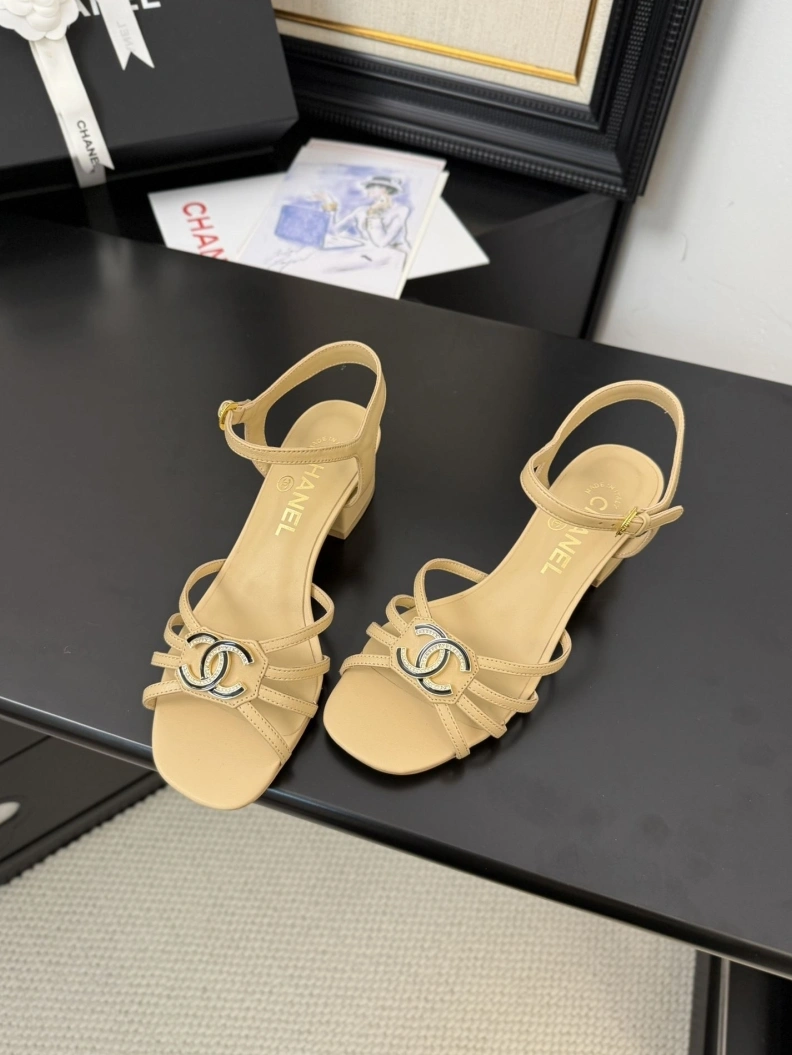 Cozy Chxnxl Sandals 117475