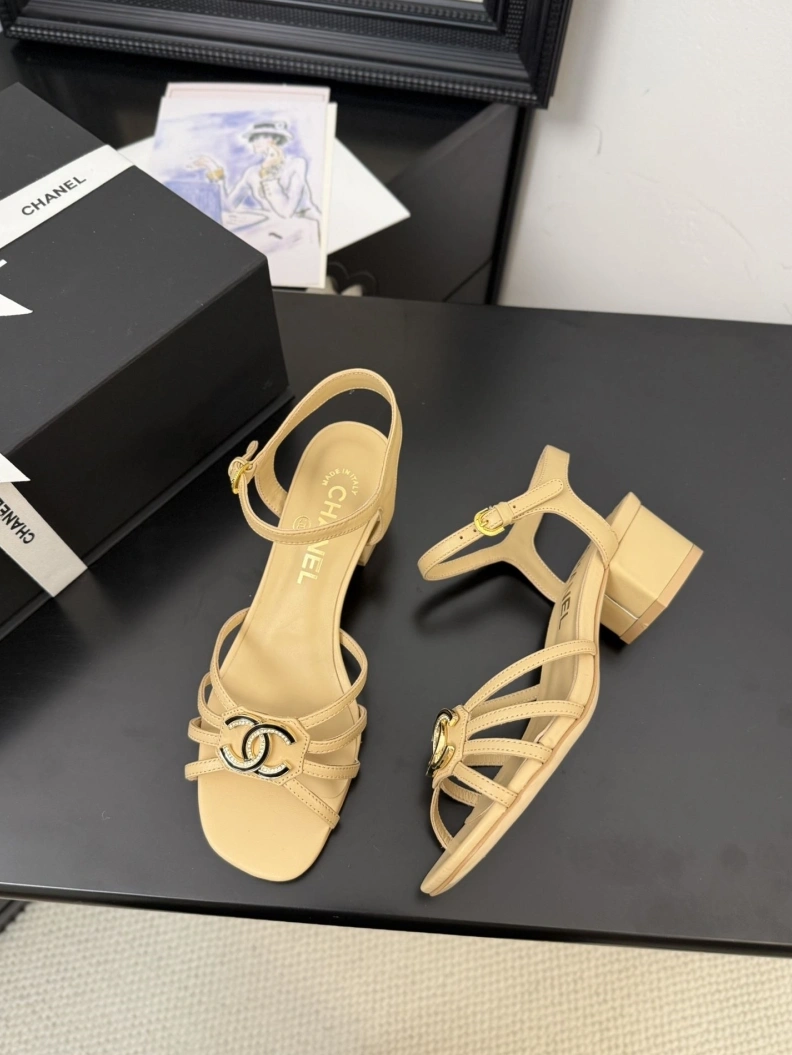 Cozy Chxnxl Sandals 117475
