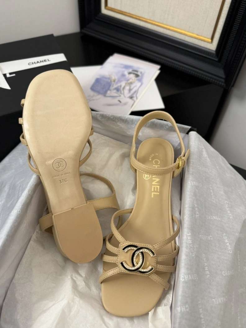 Cozy Chxnxl Sandals 117475