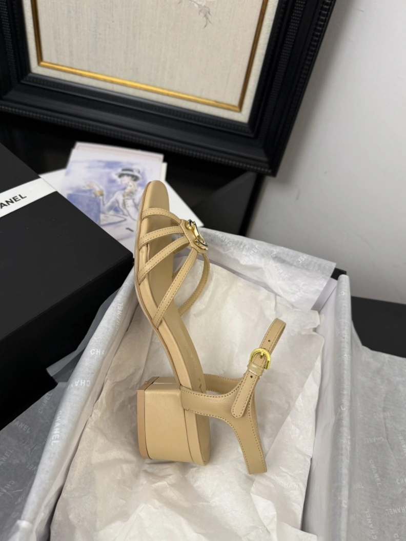 Cozy Chxnxl Sandals 117475