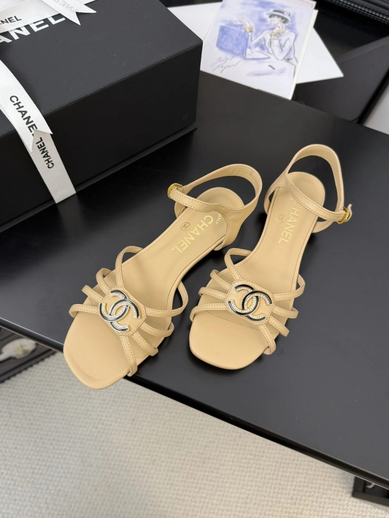 Lightweight Chxnxl Sandals 117483