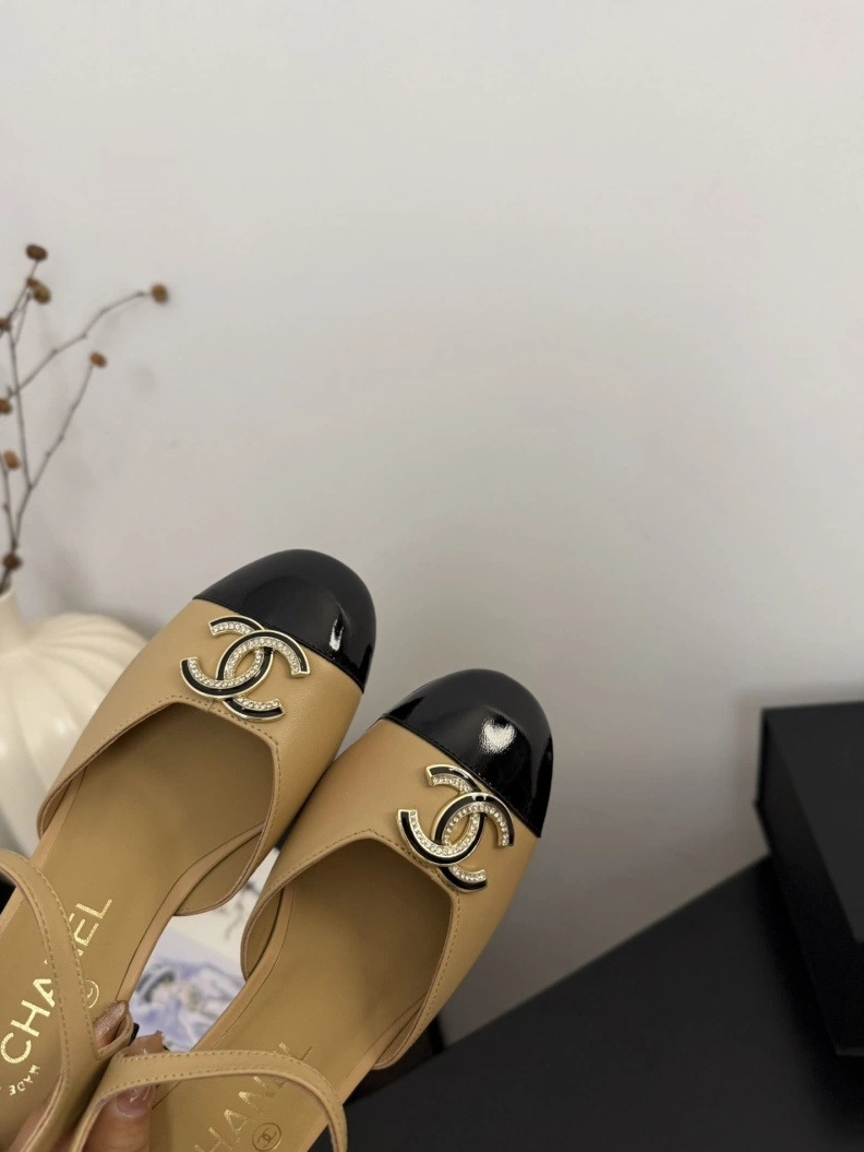 Elegant Chxnxl Sandals 117477