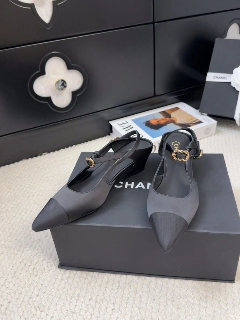 Modern Chxnxl Sandals 117472