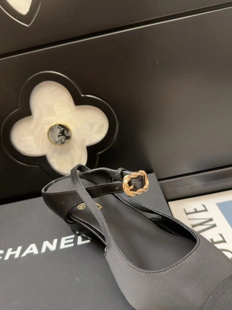 Modern Chxnxl Sandals 117472