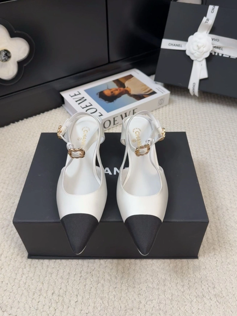 Refined Chxnxl Sandals 117470