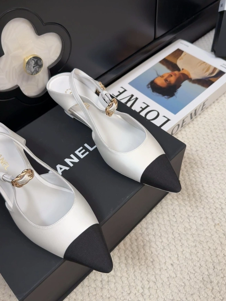Refined Chxnxl Sandals 117470