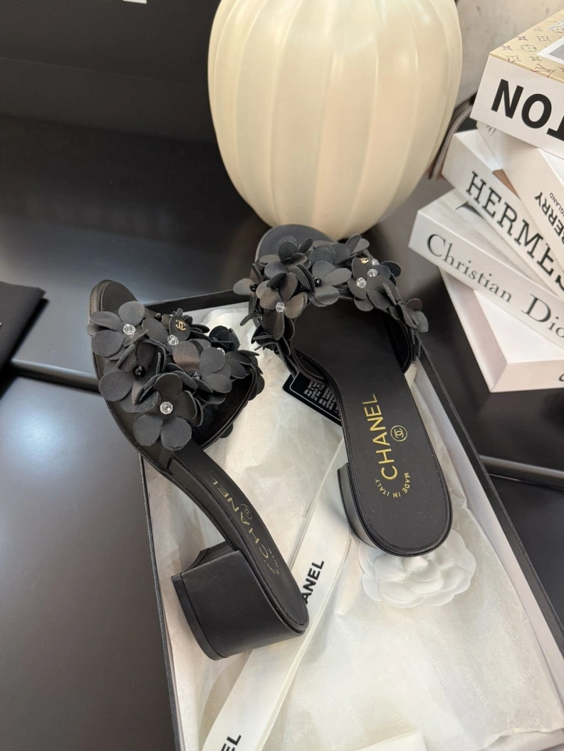 EyeCatching Chxnxl Sandals 117462
