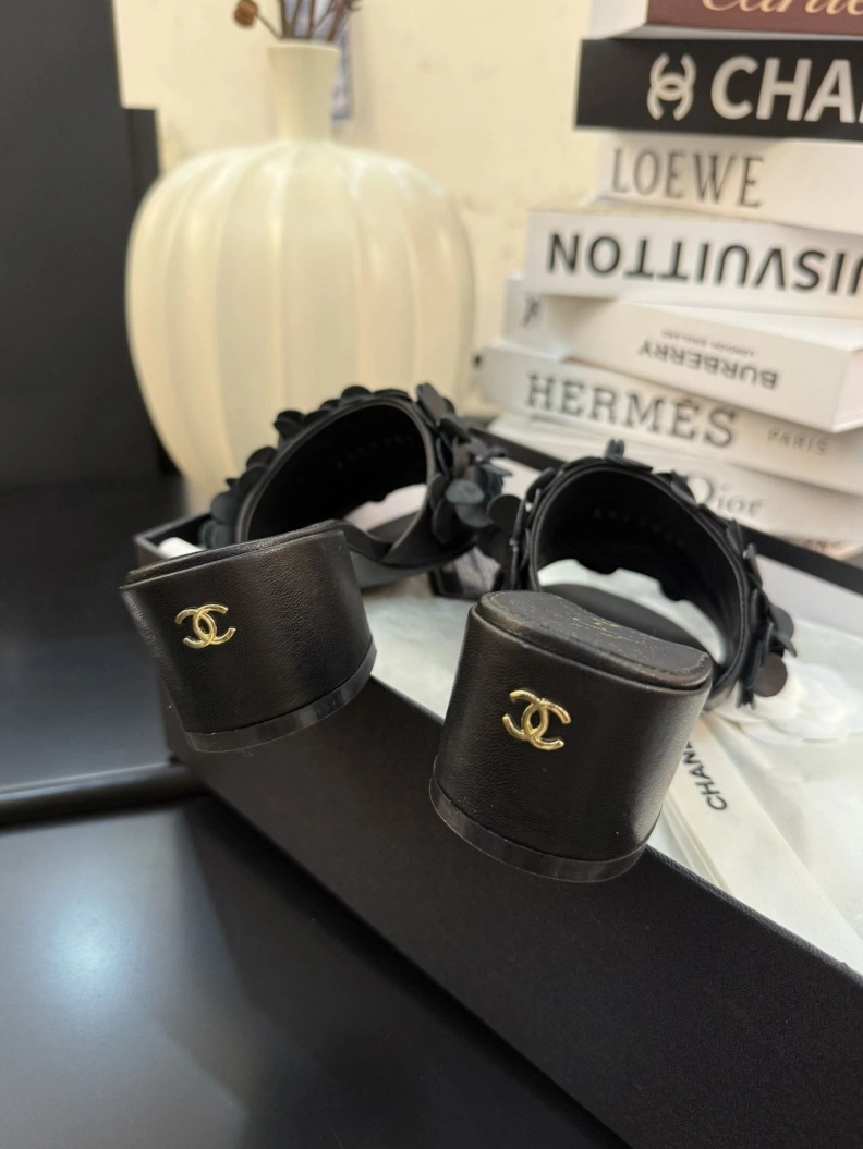 EyeCatching Chxnxl Sandals 117462