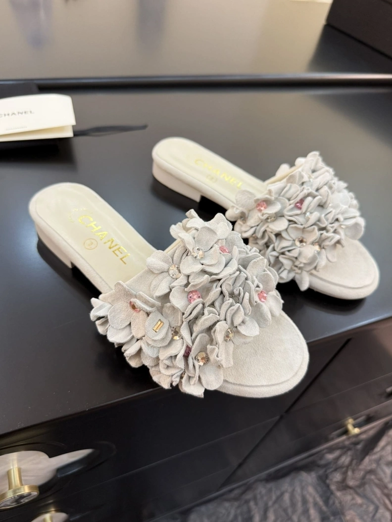 Comfortable Chxnxl Slippers 117120