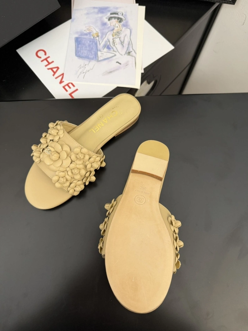 Comfortable Chxnxl Slippers 117108