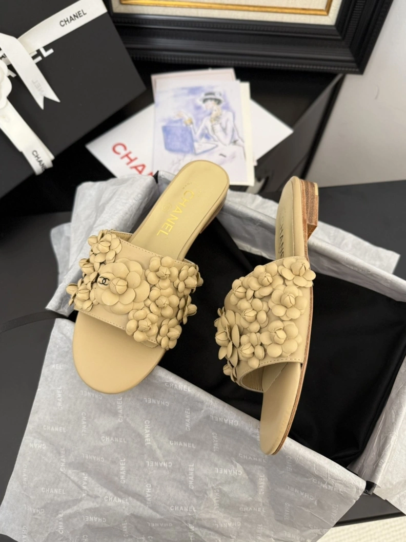 Comfortable Chxnxl Slippers 117108