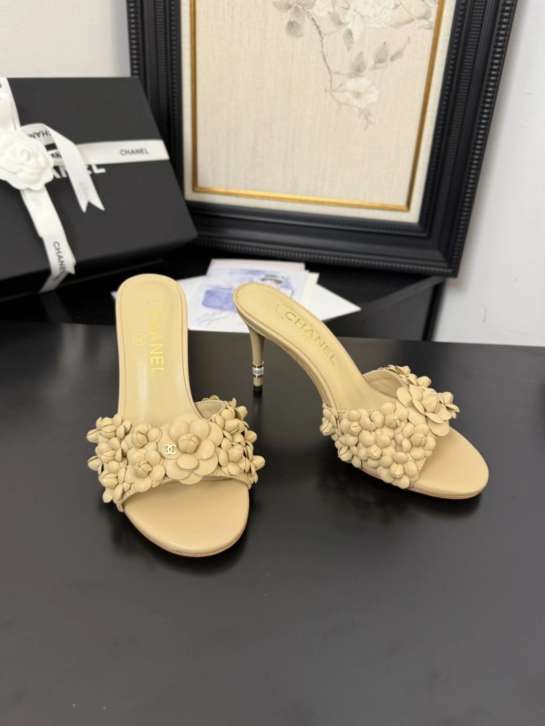 EyeCatching Chxnxl Sandals 117446