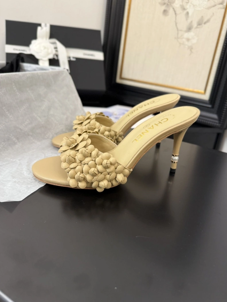 EyeCatching Chxnxl Sandals 117446