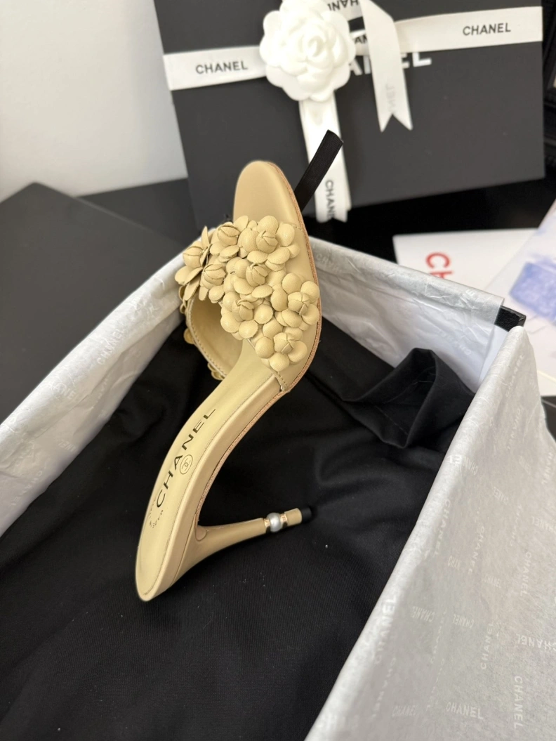 EyeCatching Chxnxl Sandals 117446