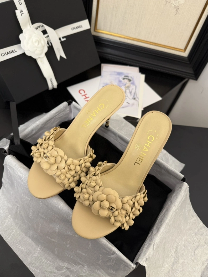 EyeCatching Chxnxl Sandals 117446