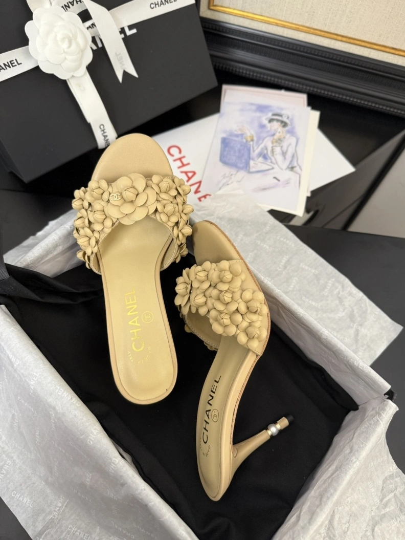 EyeCatching Chxnxl Sandals 117446