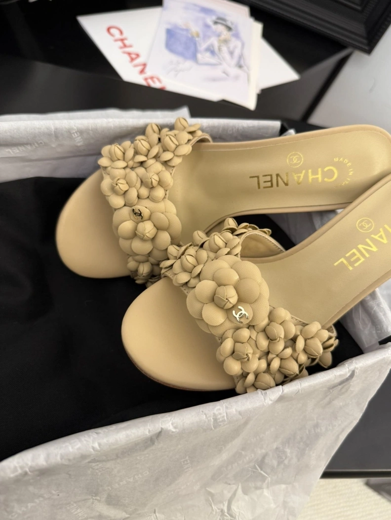 EyeCatching Chxnxl Sandals 117446