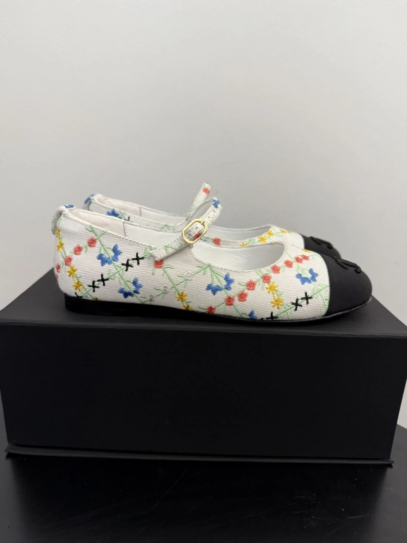 Chxnxl Flat Shoes ModernLook 117650
