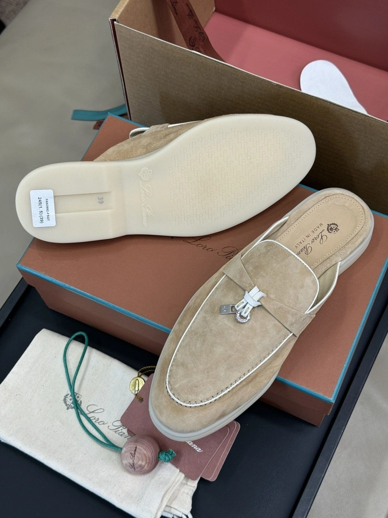 Resilient Othxr Slippers 208258