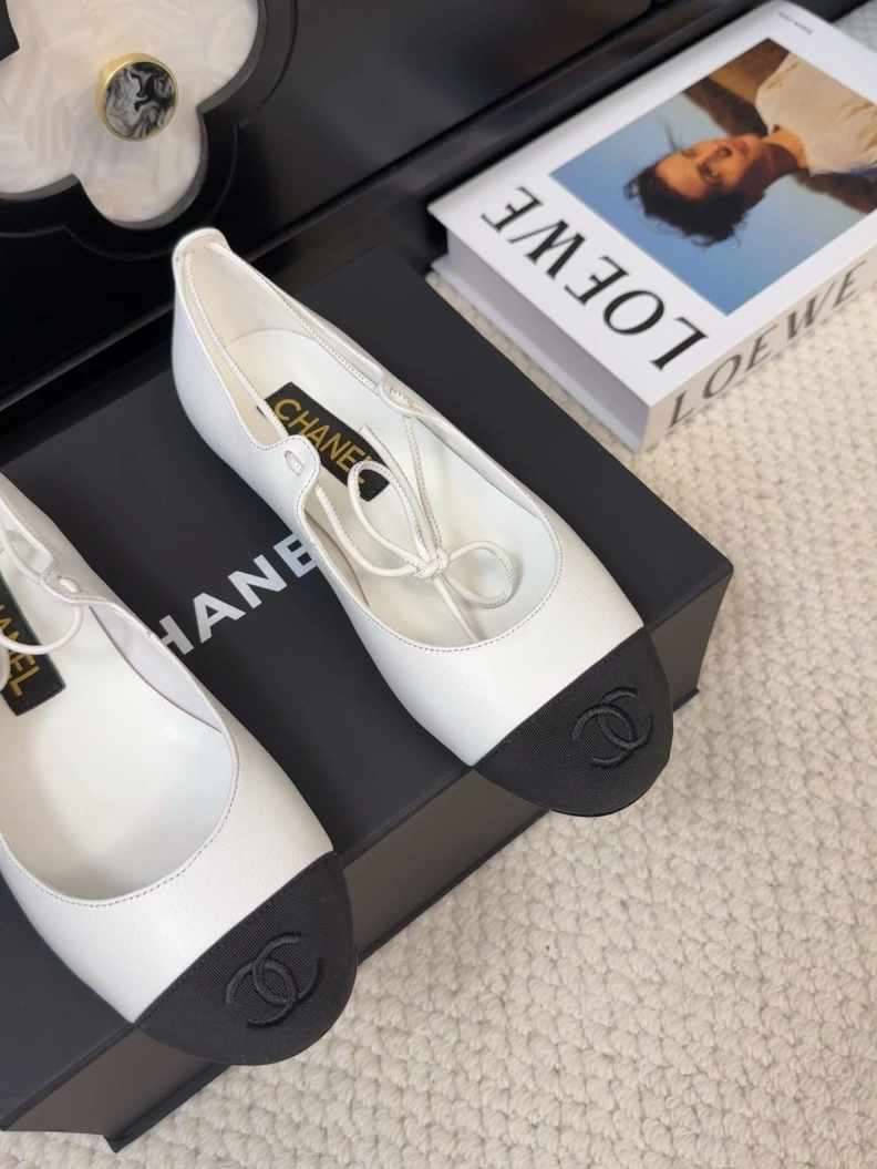 Classic Chxnxl Flat Shoes 117647