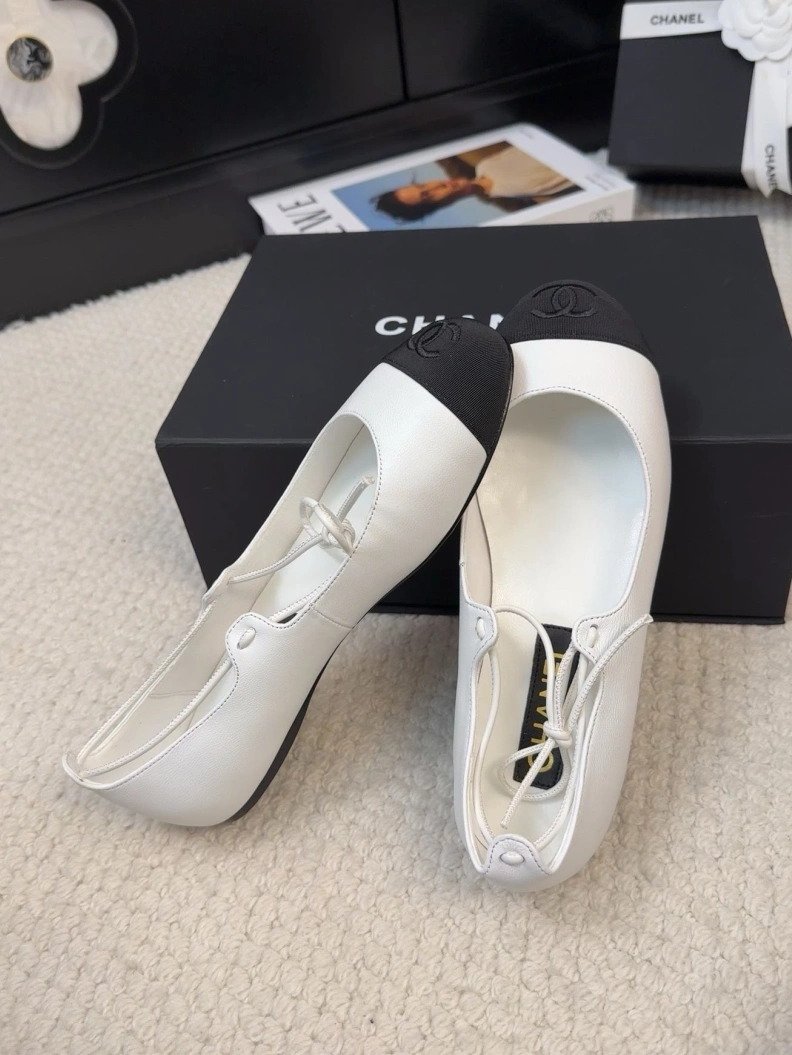 Classic Chxnxl Flat Shoes 117647