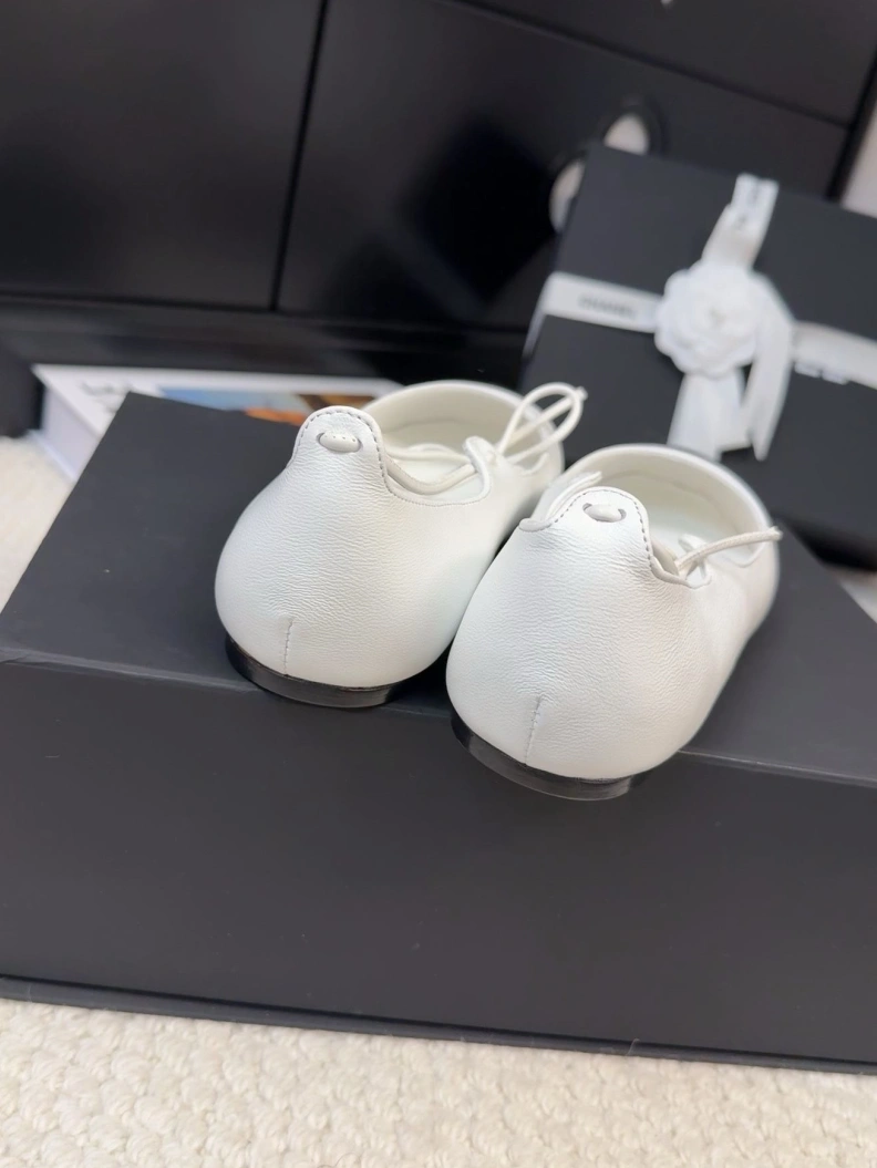 Classic Chxnxl Flat Shoes 117647