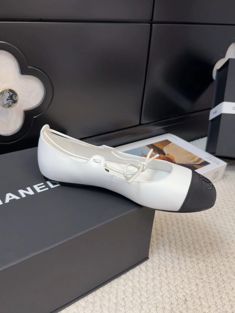 Classic Chxnxl Flat Shoes 117647