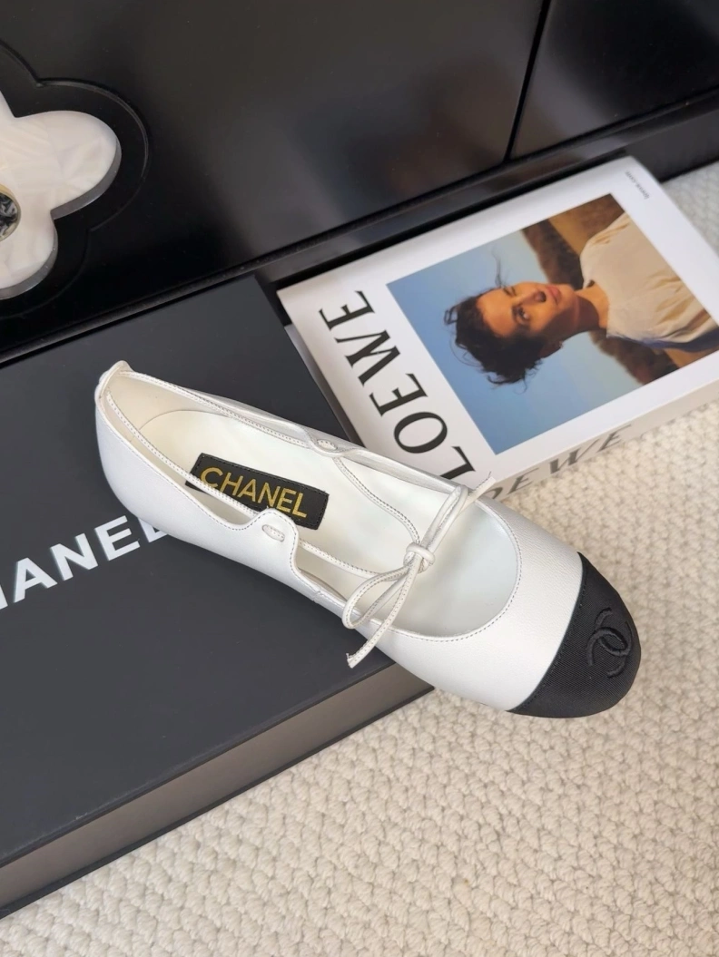 Classic Chxnxl Flat Shoes 117647