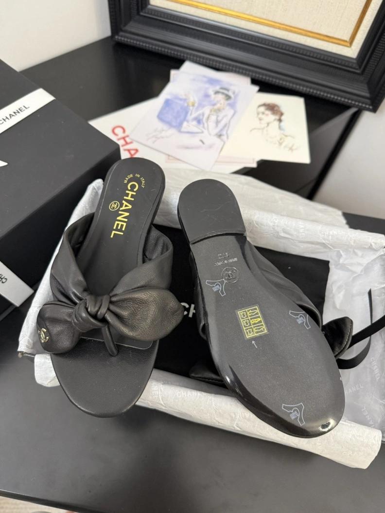 Comfortable Chxnxl Slippers 117091