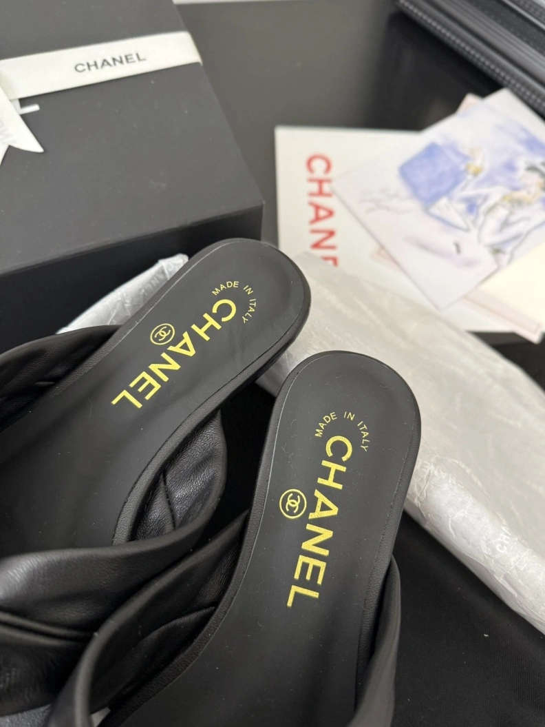 Comfortable Chxnxl Slippers 117091