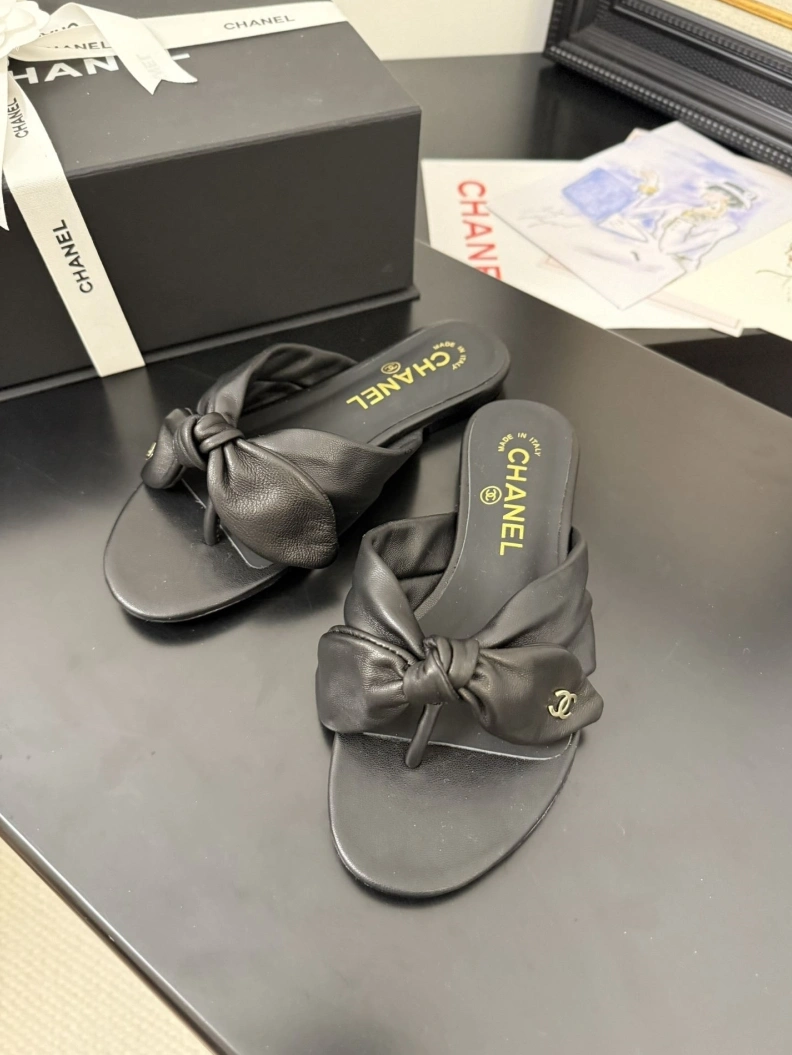 Comfortable Chxnxl Slippers 117091