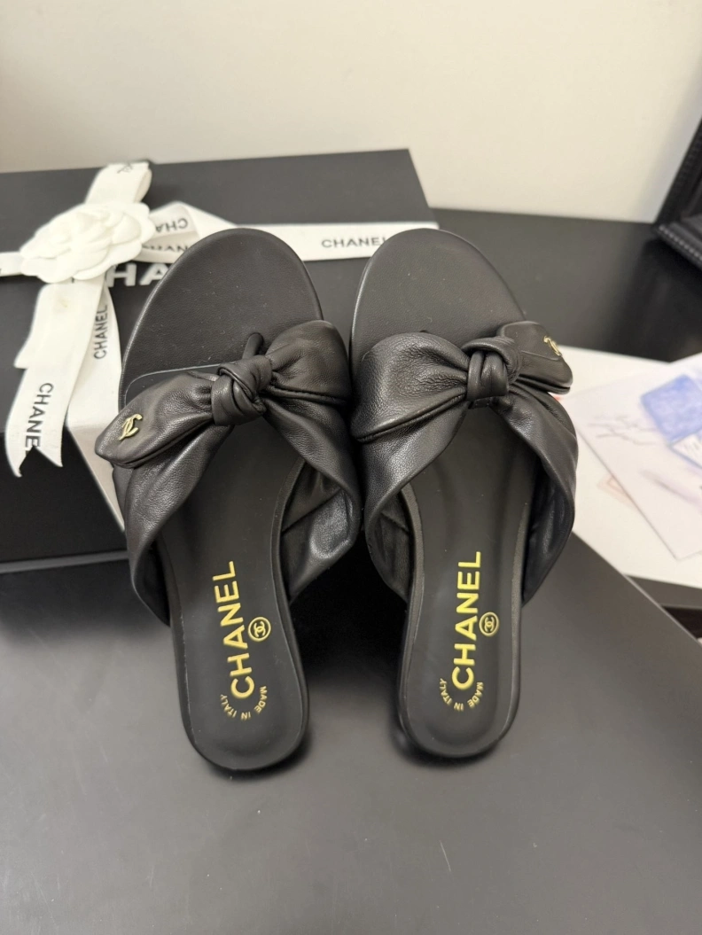 Comfortable Chxnxl Slippers 117091