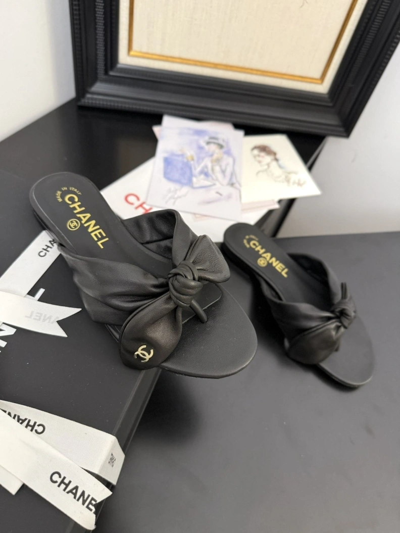 Comfortable Chxnxl Slippers 117091