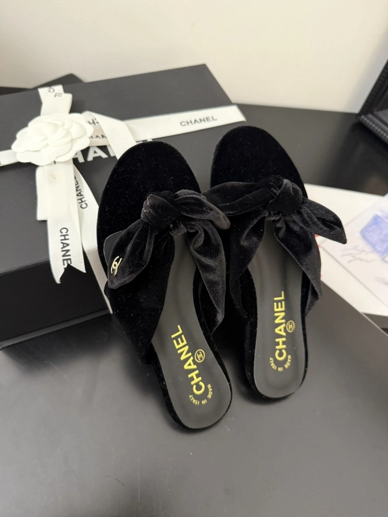 NewStyle Chxnxl Slippers 117090