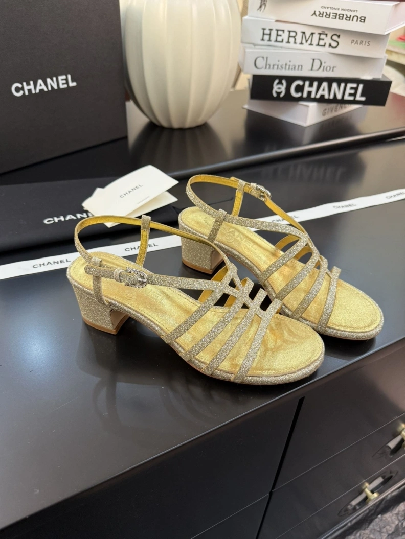 WellDesigned Chxnxl Sandals 117441