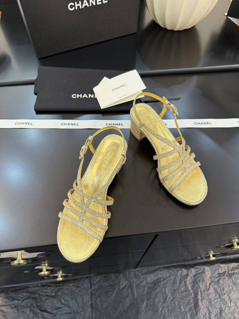 WellDesigned Chxnxl Sandals 117441