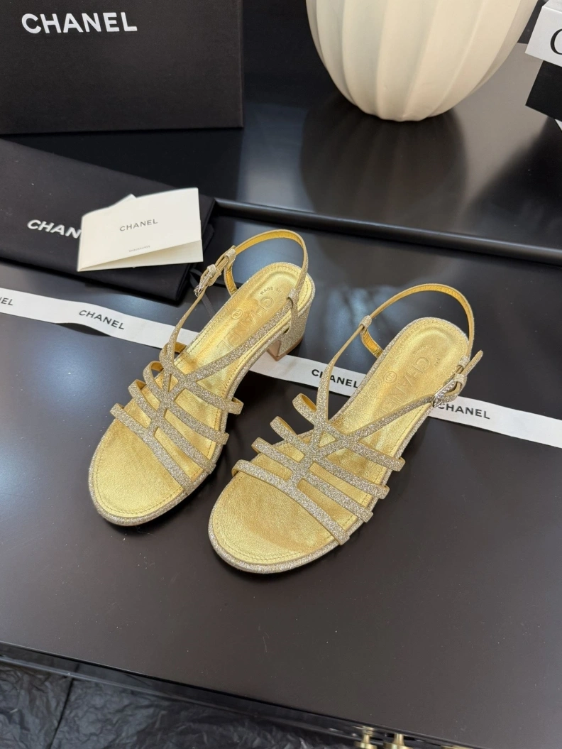 WellDesigned Chxnxl Sandals 117441