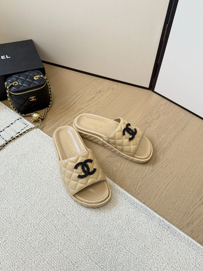 Chxnxl Slippers EyeCatching 117084
