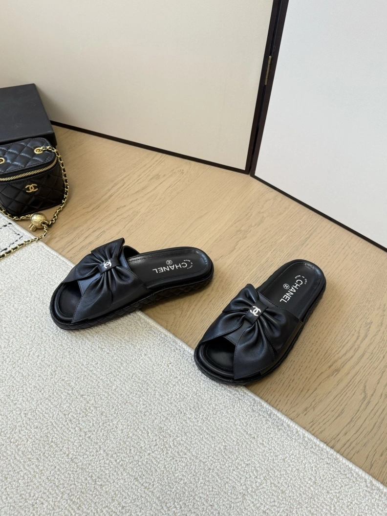 Chxnxl Slippers Bold 117081