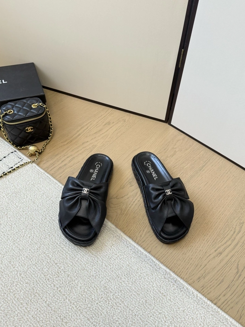 Chxnxl Slippers Bold 117081
