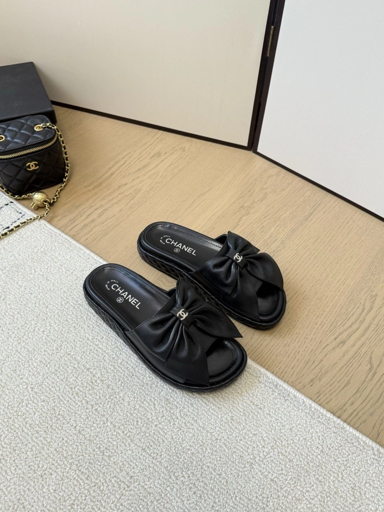 Chxnxl Slippers Bold 117081