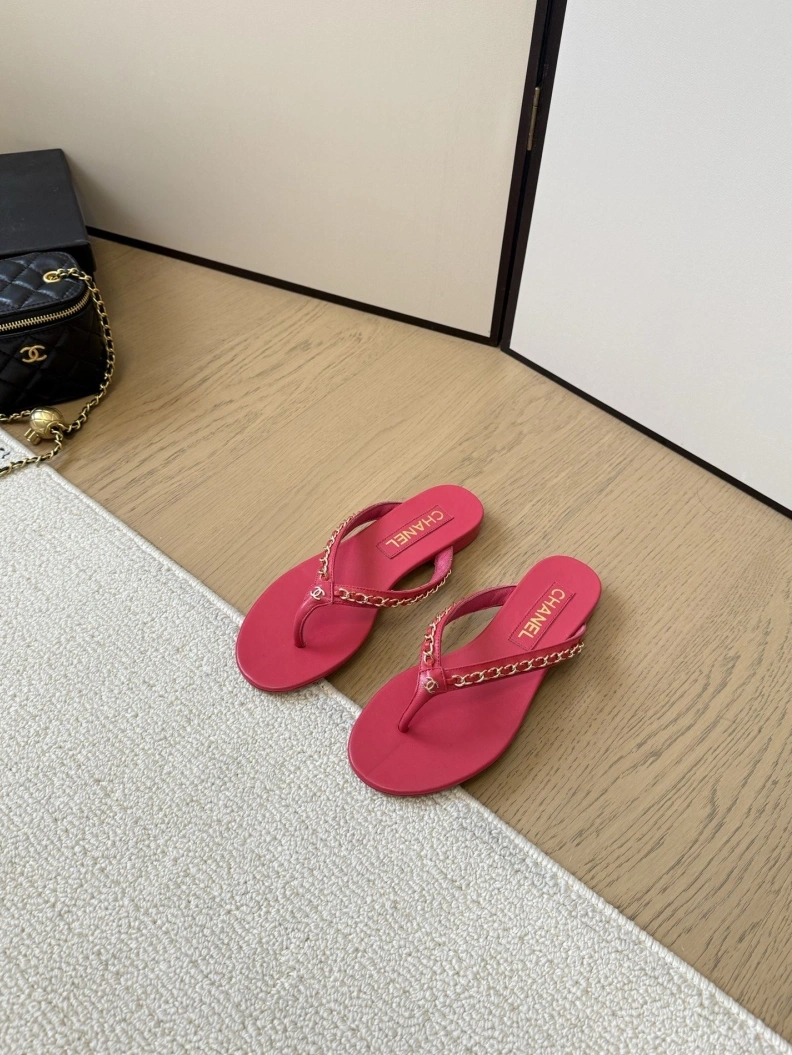 Fashionable Chxnxl Slippers 117078