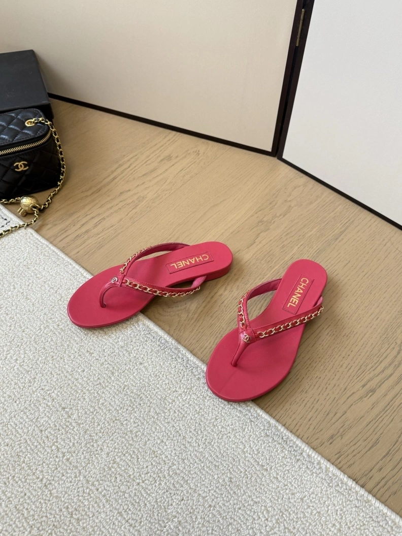 Fashionable Chxnxl Slippers 117078