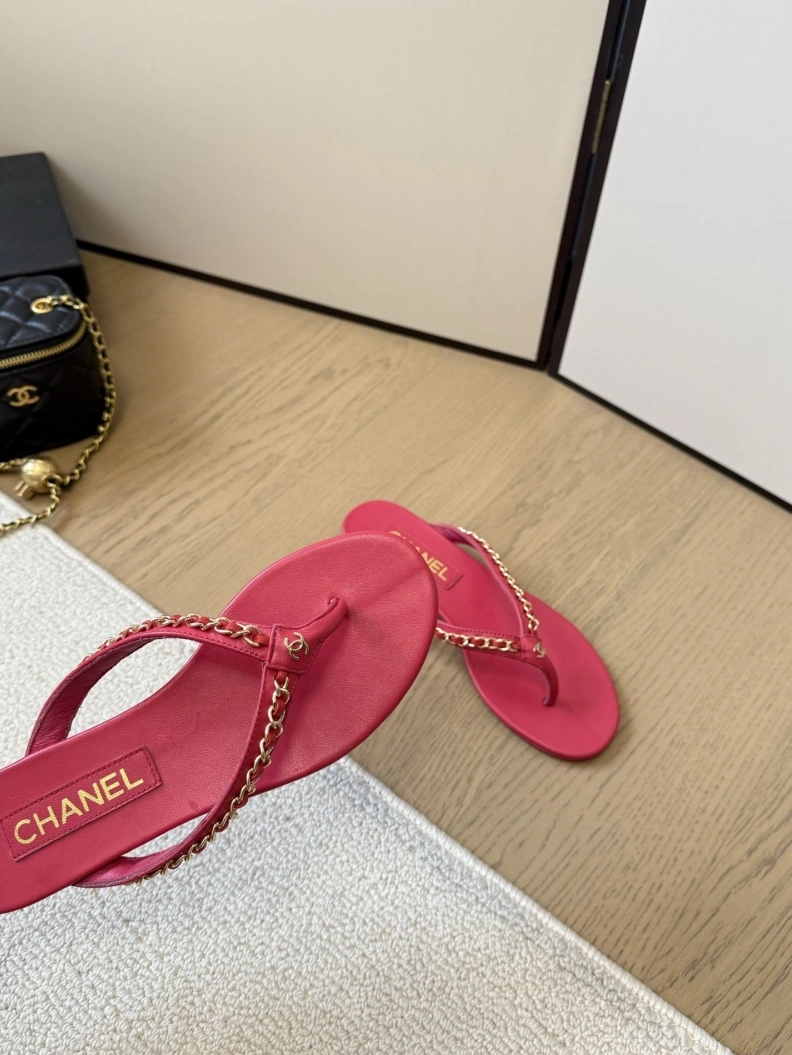 Fashionable Chxnxl Slippers 117078