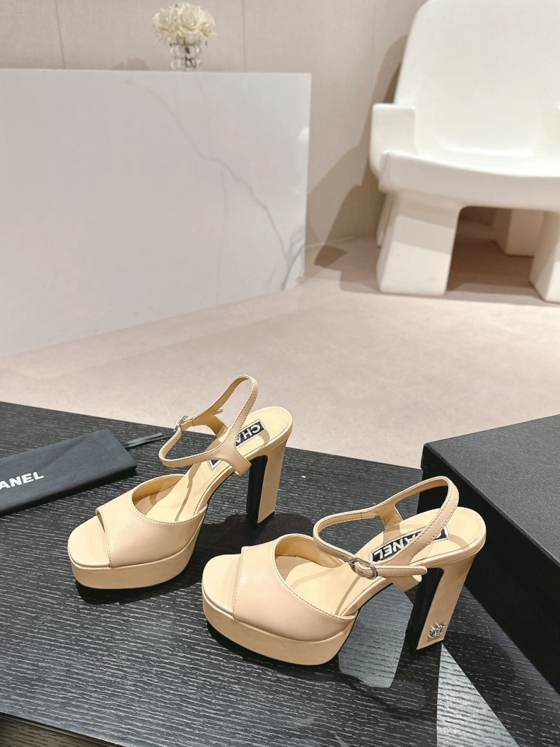 Classic Chxnxl Sandals 117436