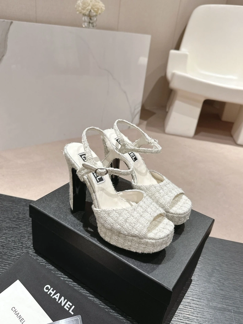 Durable Chxnxl Sandals 117426