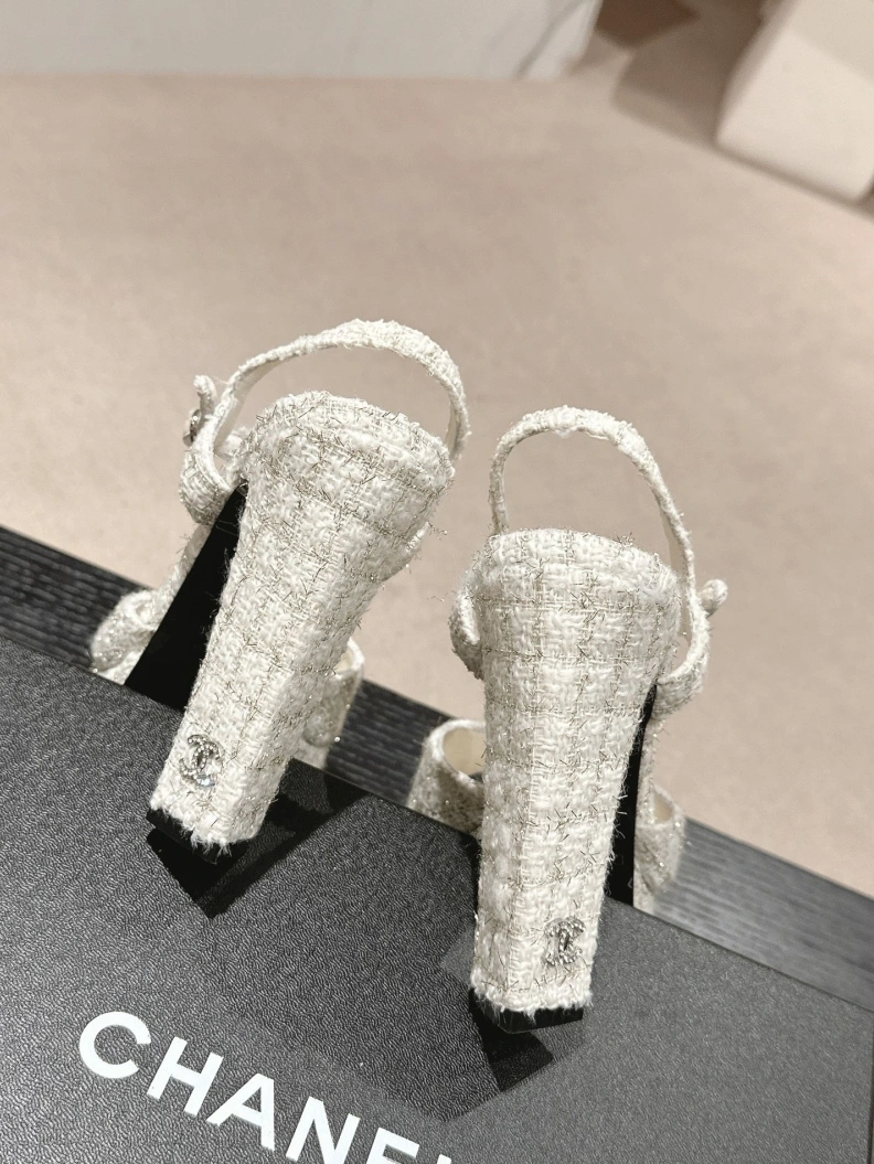 Durable Chxnxl Sandals 117426