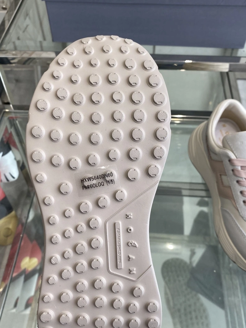 Trendsetting Hxgxn Sneakers 177084