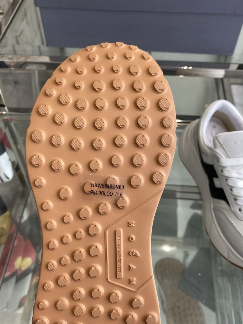 Trendsetting Hxgxn Sneakers 177080